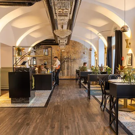 Boutique Hotel Parklane - Newly Renovated-3