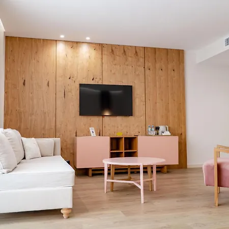 Glow Boutique Hotel & Suites-3