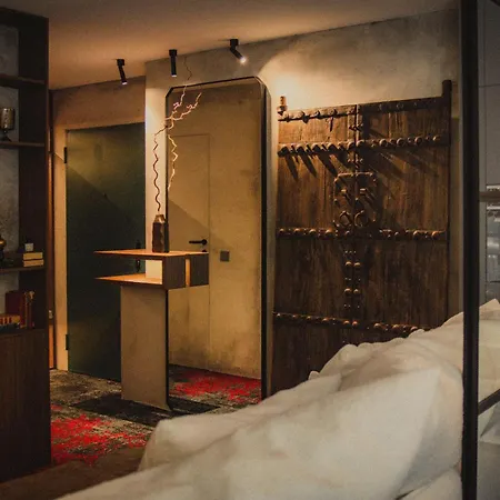 Unique Boutique Hotel Antibes Juan-les-Pins-3