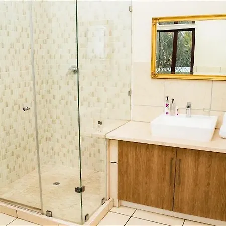 Inn And Out Plus Craighall-3