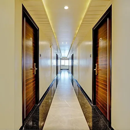 Super Townhouse Oak Clove Boutique Hotel Rajaji Nagar Near Lulu Mall Bengaluru-3
