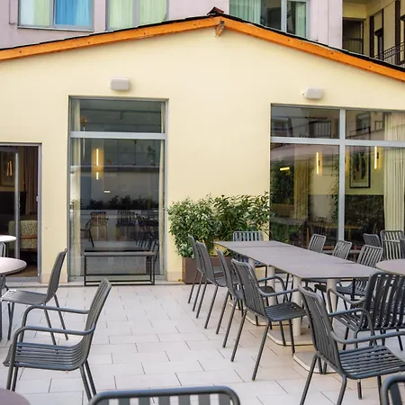 Honest Budapest By Chic&Basic-3
