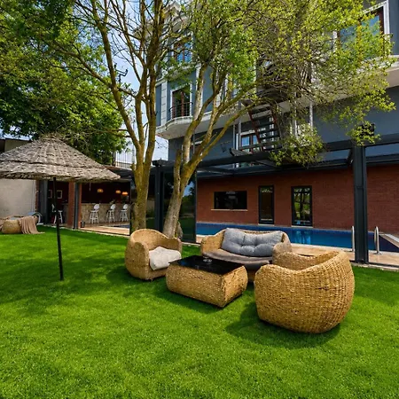 Green Roof Hotel-2