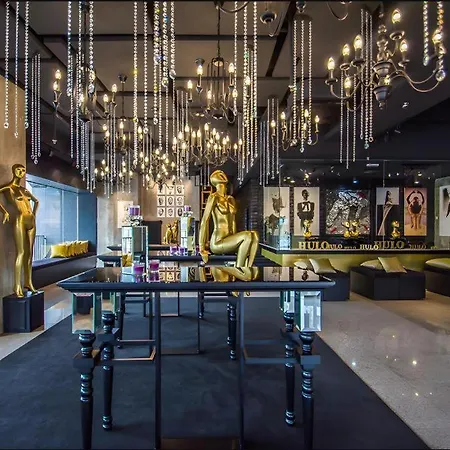 The Hulo Hotel & Gallery-2