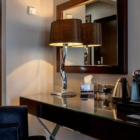 Derwent Manor Boutique Hotel-2