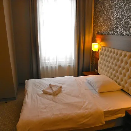 Hotel Srodmiejski-2