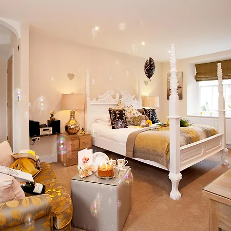 Windermere Boutique Hotel Spa Suites & Hot Tubs-2