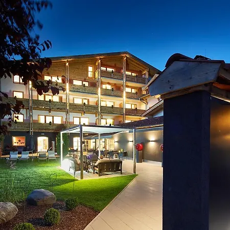 Der Gruene Baum Mountain Boutique Hotel-2