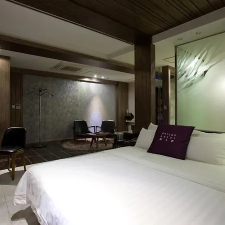 Hotel Hip-2
