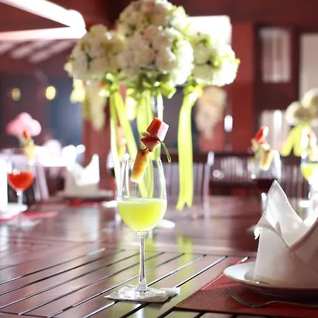 Manorom Boutique Hotel-3