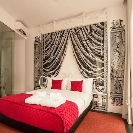 Teatro Boutique Rooms & Suites-2