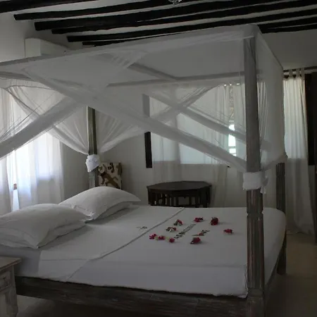 Alawi Boutique Home-3