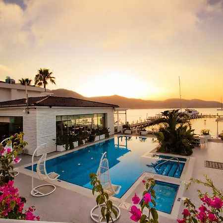 Poseidon Boutique Hotel And Yacht Club Selimiye-3