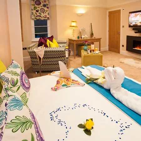 Windermere Boutique Hotel Spa Suites & Hot Tubs-2