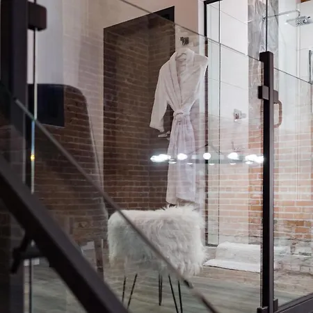 48 King West Boutique Hotel-3