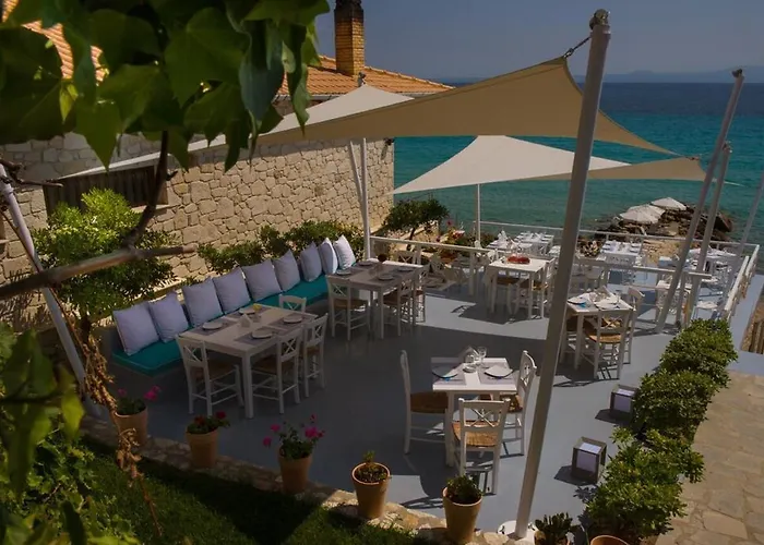 White Suites Áfitos