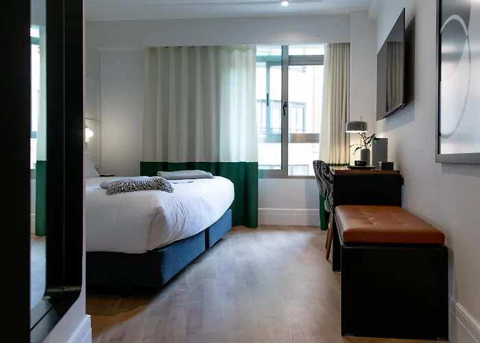 Room Mate Cosmo - City Centre, Valenza