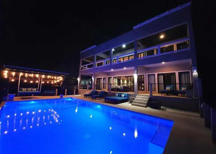 Fishers Landing Boutique Hotel West Bay