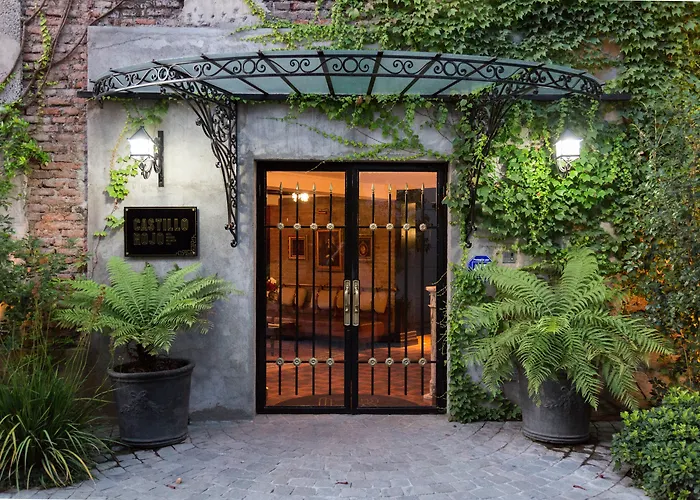 Hotel Boutique Castillo Rojo Santiago de Chile