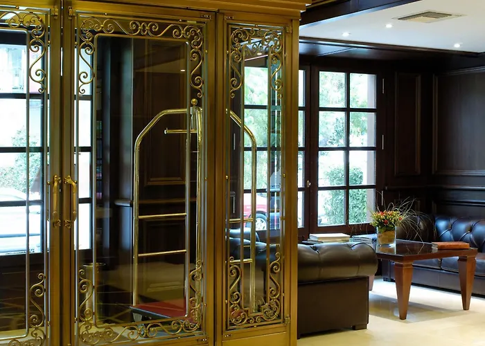 Hera Hotel Atina