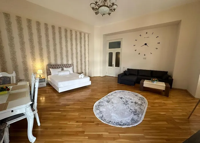 White Boutique Nizami Hotel And Apartments Baku