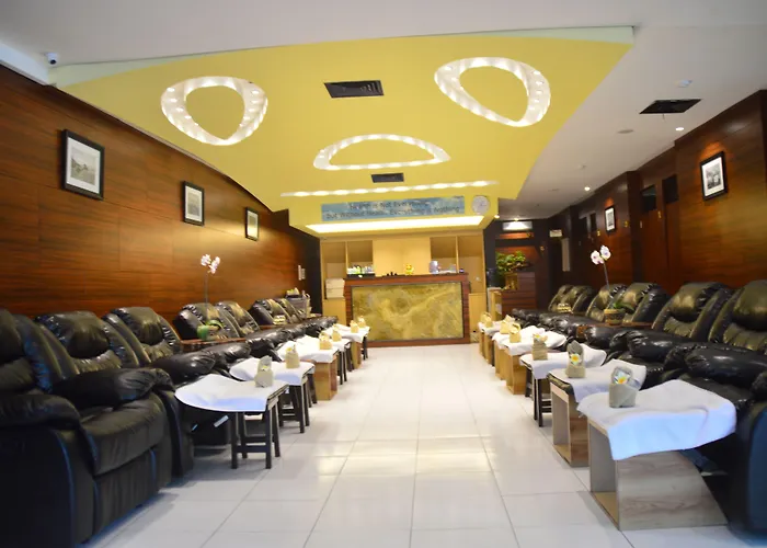 Kutabex Beachfront Hotel