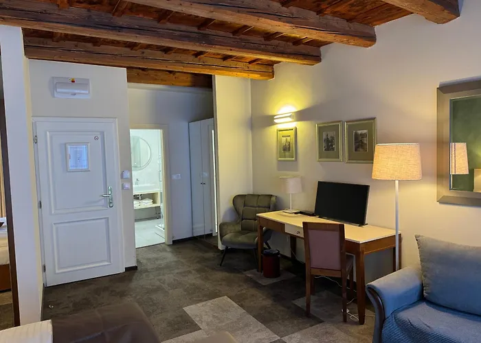 Lh Hotel Golden Wheel Prague