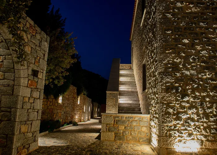 Manifest Boutique Hotel Oitylo