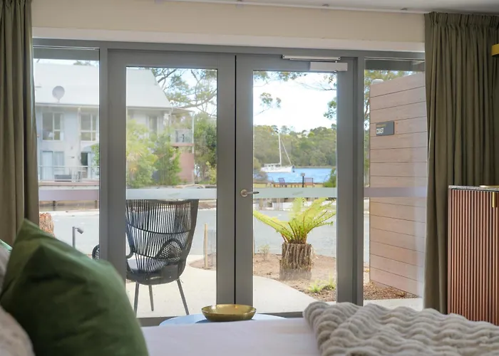 Risby Cove Boutique Hotel Strahan