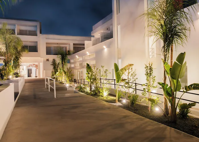 Abacus Suites Ajía Nápa
