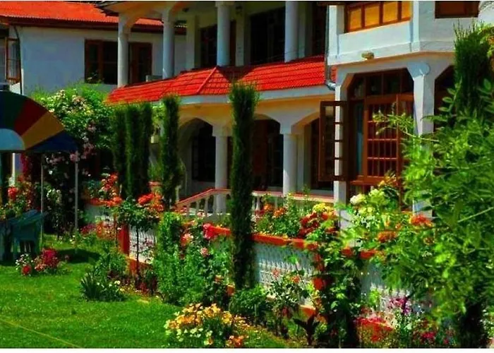 Lake Resort Boutique At Dal Lake Srinagar 