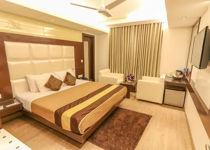 Fabhotel Red Leaf Mall Road Mussoorie