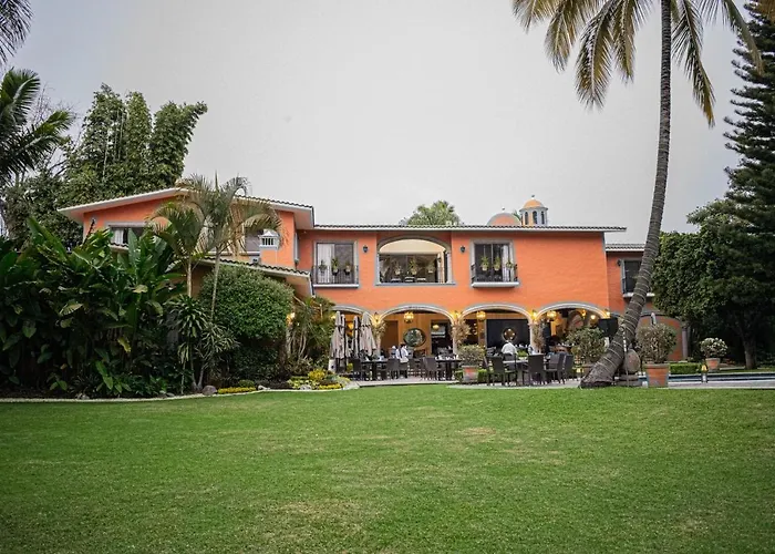 Gusto Cuernavaca Hotel